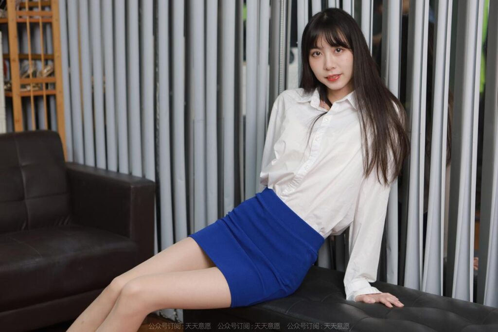 [IESS异思趣向] 2022.11.13 丝享家 1267 团团《蓝色包臀裙》[87P/90MB]插图1