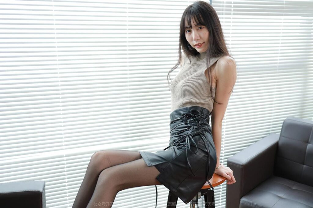 [IESS异思趣向] 2022.12.11 丝享家 1295 团团《暗里着迷》[89P/103MB]插图1