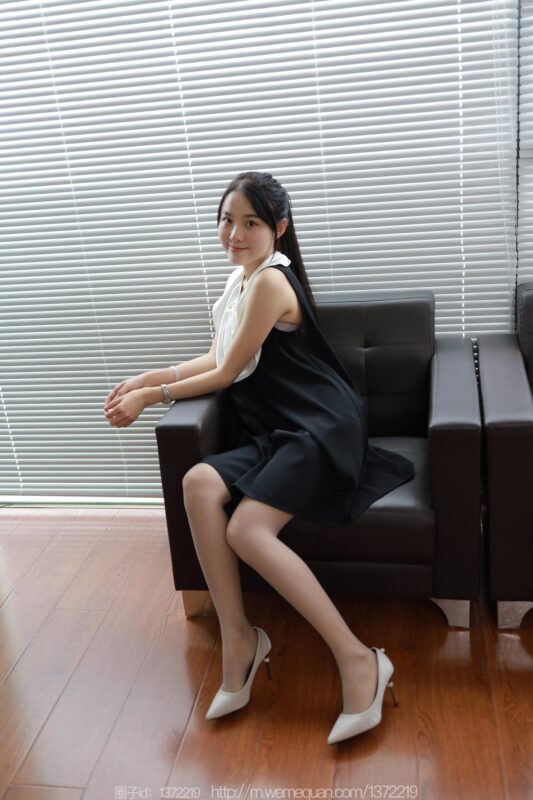 [IESS异思趣向] 2022.12.14 丝享家 1298 婉萍《熊猫配色》[84P/83MB]-无料摄影圈