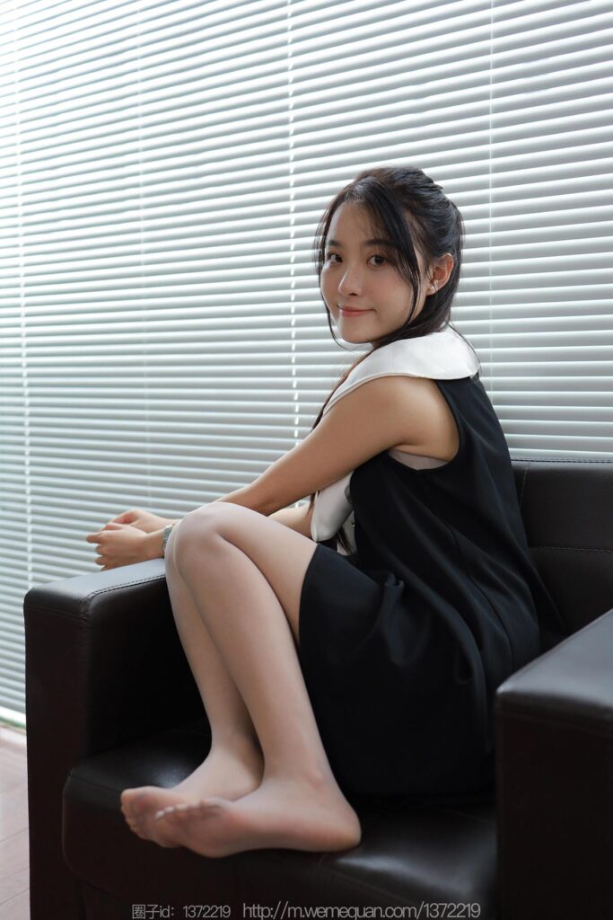 [IESS异思趣向] 2022.12.14 丝享家 1298 婉萍《熊猫配色》[84P/83MB]插图3