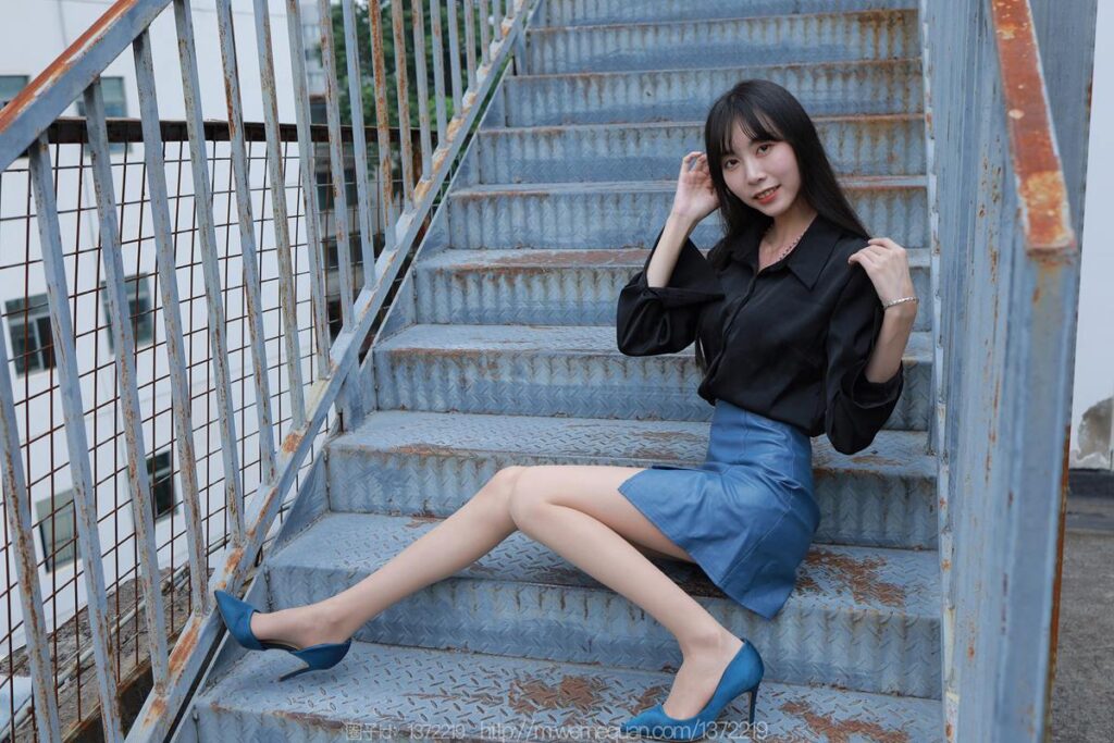 [IESS异思趣向] 2022.12.18 丝享家 1302 团团《迷人的蓝色》[84P/106MB]插图2