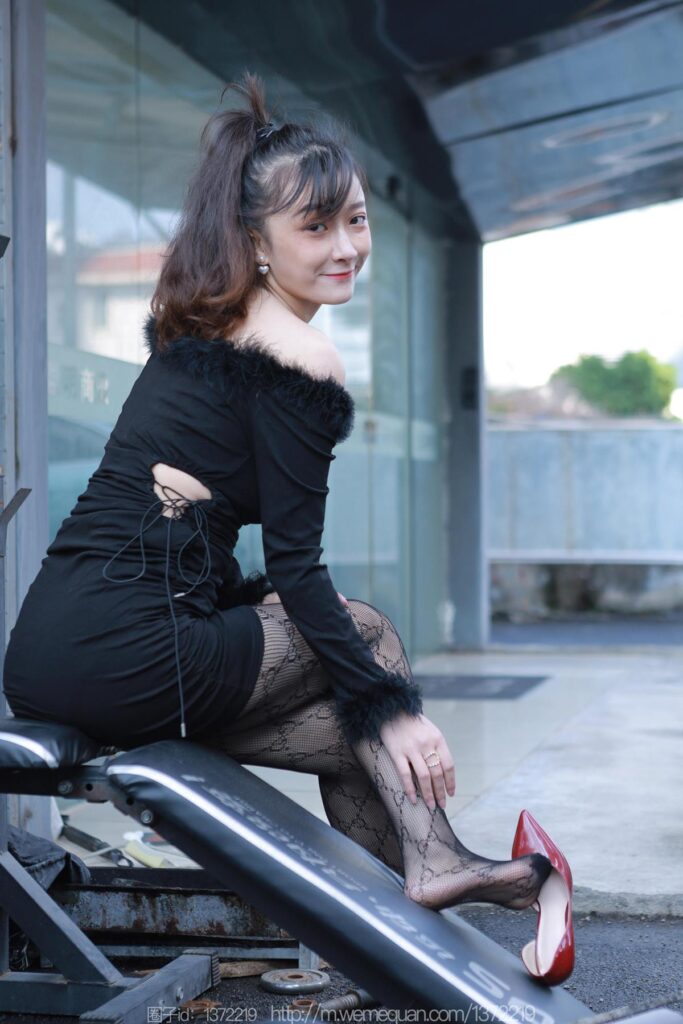 [IESS异思趣向] 2022.12.22 丝享家 1306 秋秋《车上的故事》[90P/107MB]插图1