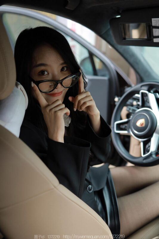 [IESS异思趣向] 2023.1.11 丝享家 1326 婉萍《美女专车》[88P/89MB]-无料摄影圈