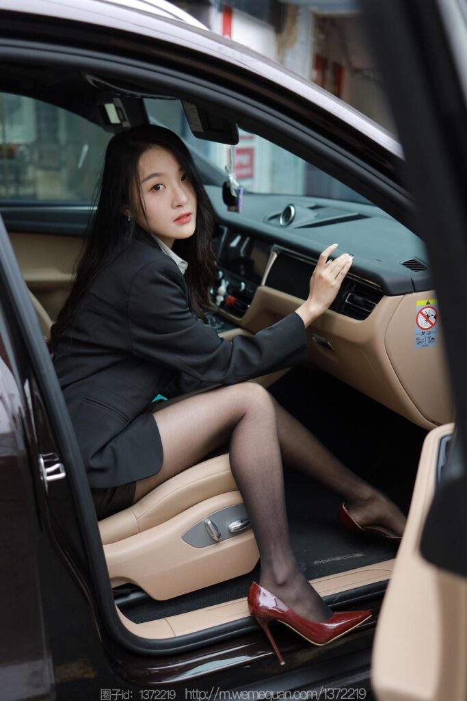 [IESS异思趣向] 2023.1.11 丝享家 1326 婉萍《美女专车》[88P/89MB]插图1