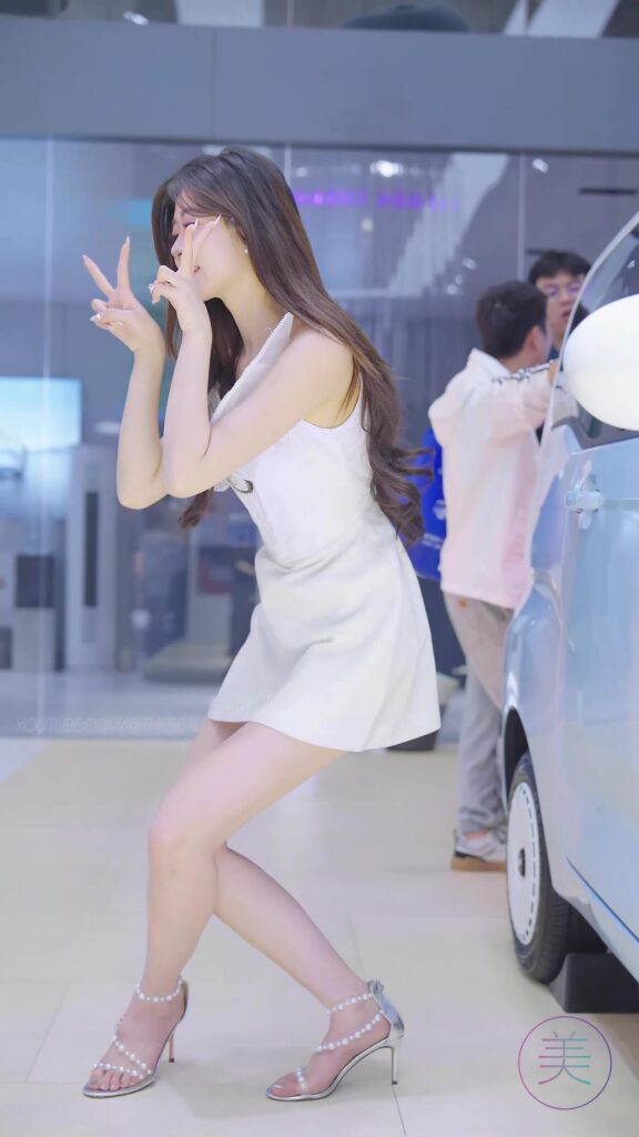 NO.0472 2023 广州车展 Racing Model 车模抖音网红随拍20[1V/232MB]插图1