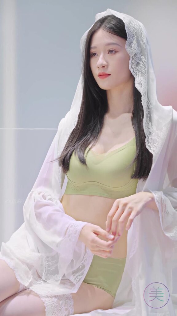 NO.0517 2023 广州内衣展 内衣秀 Racing Model 07[1V/323MB]插图1