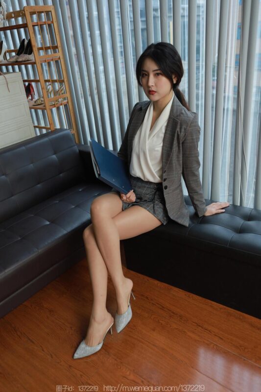 [IESS异思趣向] 2023.1.22 丝享家 1337 小宝《开年上班啦！》[79P/81MB]-无料摄影圈