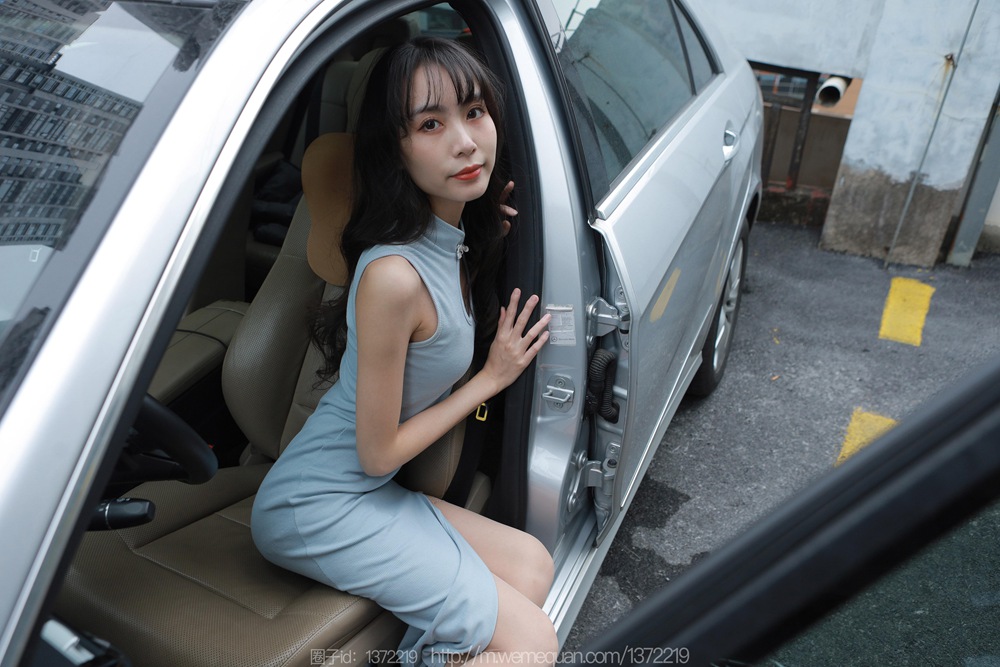 [IESS异思趣向] 2023.1.26 丝享家 1341 团团《在车上干嘛？》[77P/90MB]-无料摄影圈