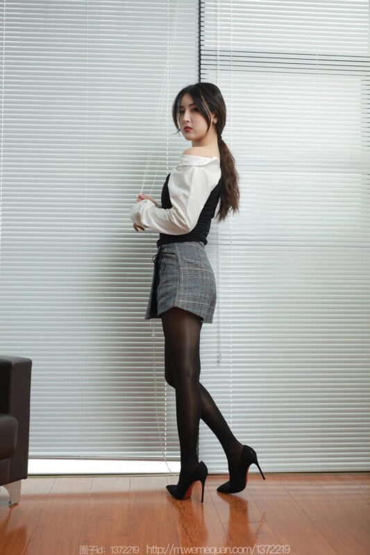 [IESS异思趣向] 2023.1.27 丝享家 1342 小宝《油亮高跟》[86P/90MB]-无料摄影圈