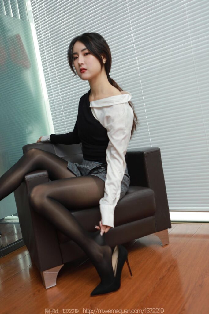 [IESS异思趣向] 2023.1.27 丝享家 1342 小宝《油亮高跟》[86P/90MB]插图2