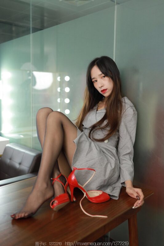 [IESS异思趣向] 2023.2.7 丝享家 1354 美子《靠近点 再近点》[90P/102MB]-无料摄影圈