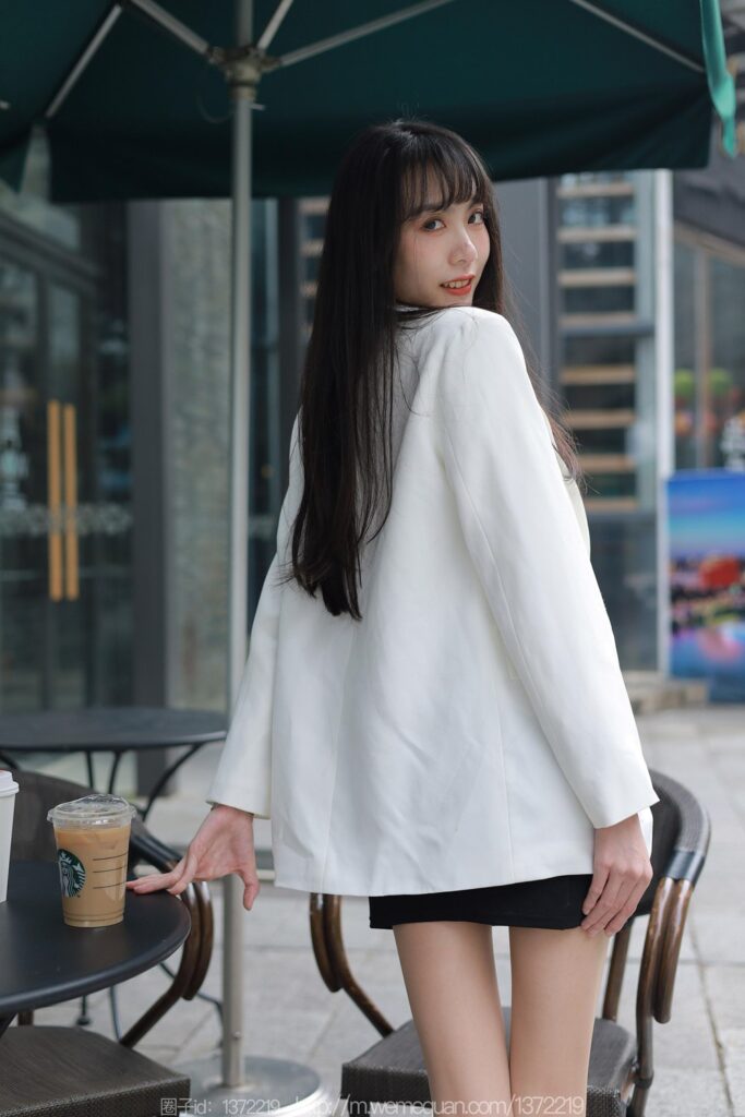 [IESS异思趣向] 2023.2.18 丝享家 1365 团团《街拍OL美女》[89P/93MB]插图3