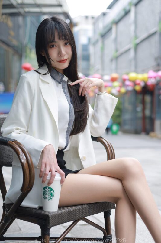 [IESS异思趣向] 2023.2.18 丝享家 1365 团团《街拍OL美女》[89P/93MB]-无料摄影圈