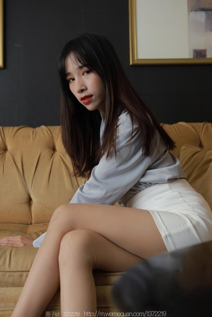 [IESS异思趣向] 2023.2.29 丝享家 1376 美子《微醺沙发》[94P/91MB]插图2