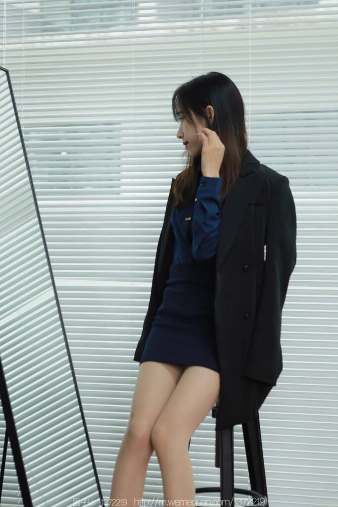 [IESS异思趣向] 2023.3.22 丝享家 1398 美子《红跟凉鞋》[90P/86MB]插图3