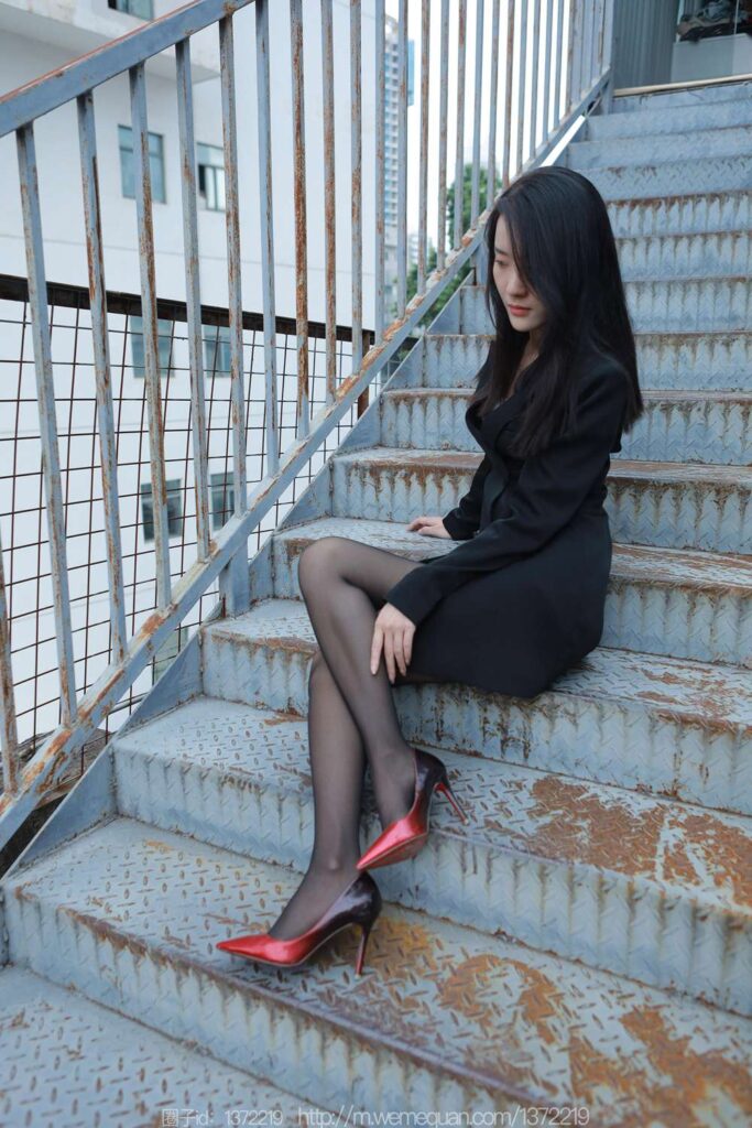 [IESS异思趣向] 2023.4.18 丝享家 1425 婉萍《小辣椒》[85P/96MB]插图3