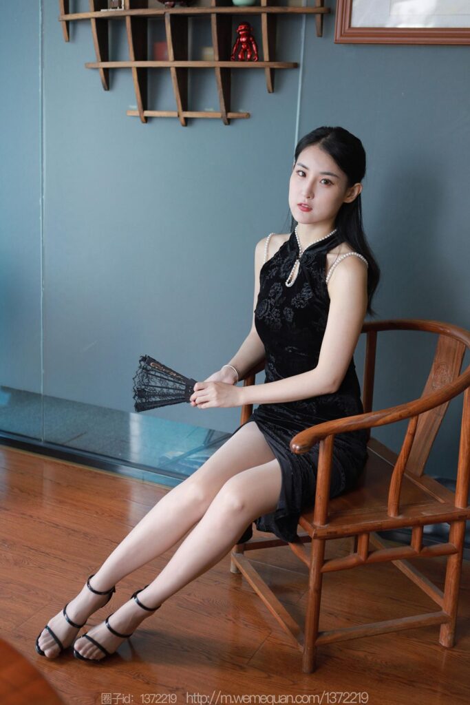 [IESS异思趣向] 2023.4.20 丝享家 1427 小宝《倾国倾城》[89P/93MB]插图1