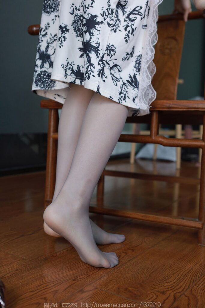 [IESS异思趣向] 2023.4.25 丝享家 1432 小婕《灰斯旗袍》[85P/90MB]插图3