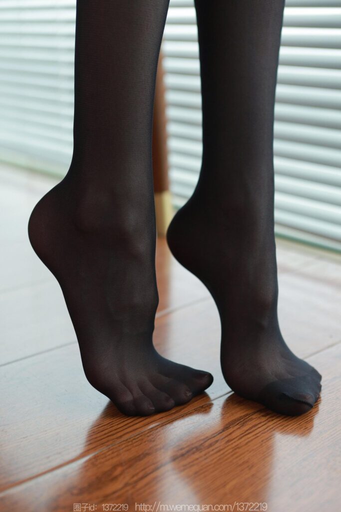 [IESS异思趣向] 2023.4.28 丝享家 1435 团团《黑色高跟鞋》[83P/84MB]插图3