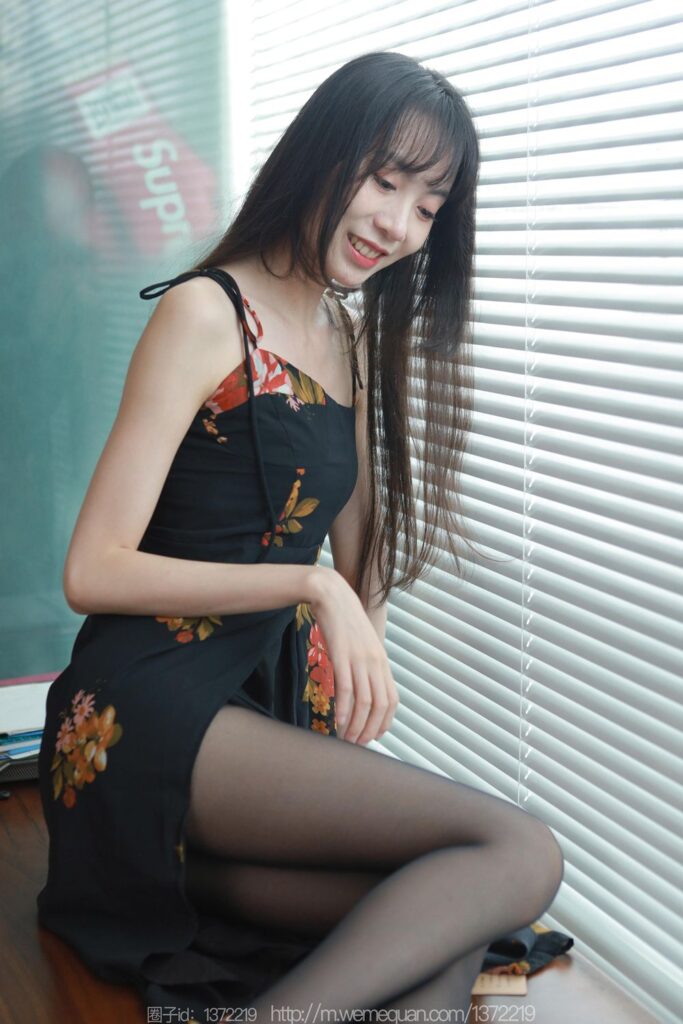 [IESS异思趣向] 2023.4.28 丝享家 1435 团团《黑色高跟鞋》[83P/84MB]插图2