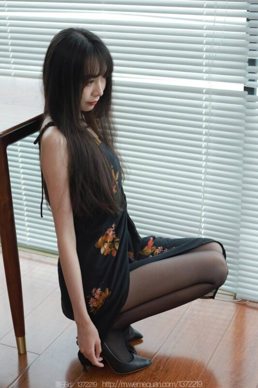 [IESS异思趣向] 2023.4.28 丝享家 1435 团团《黑色高跟鞋》[83P/84MB]-无料摄影圈