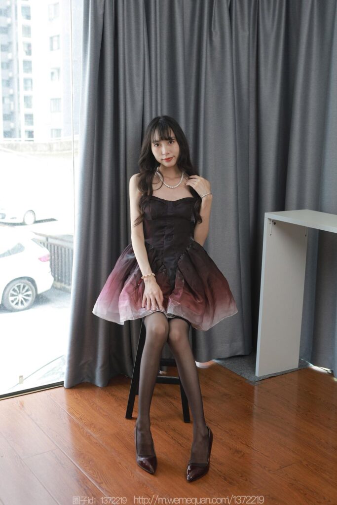 [IESS异思趣向] 2023.4.30 丝享家 1437 小婕《国色天香》[90P/110MB]插图1