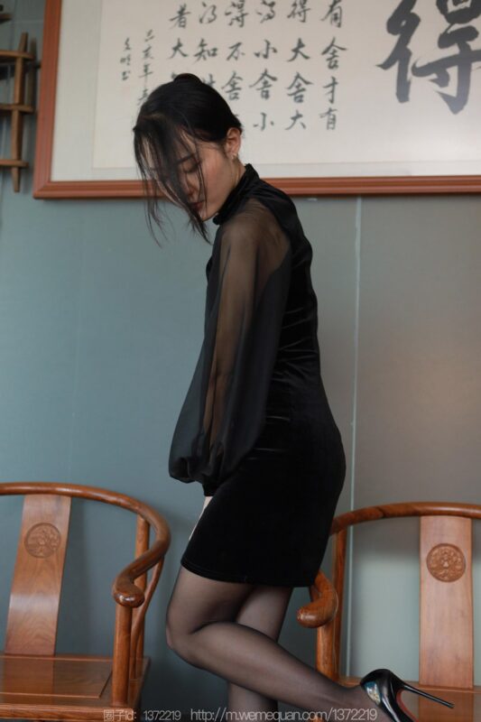 [IESS异思趣向] 2023.5.5 丝享家 1442 婉萍《黑色蔷薇》[86P/88MB]-无料摄影圈