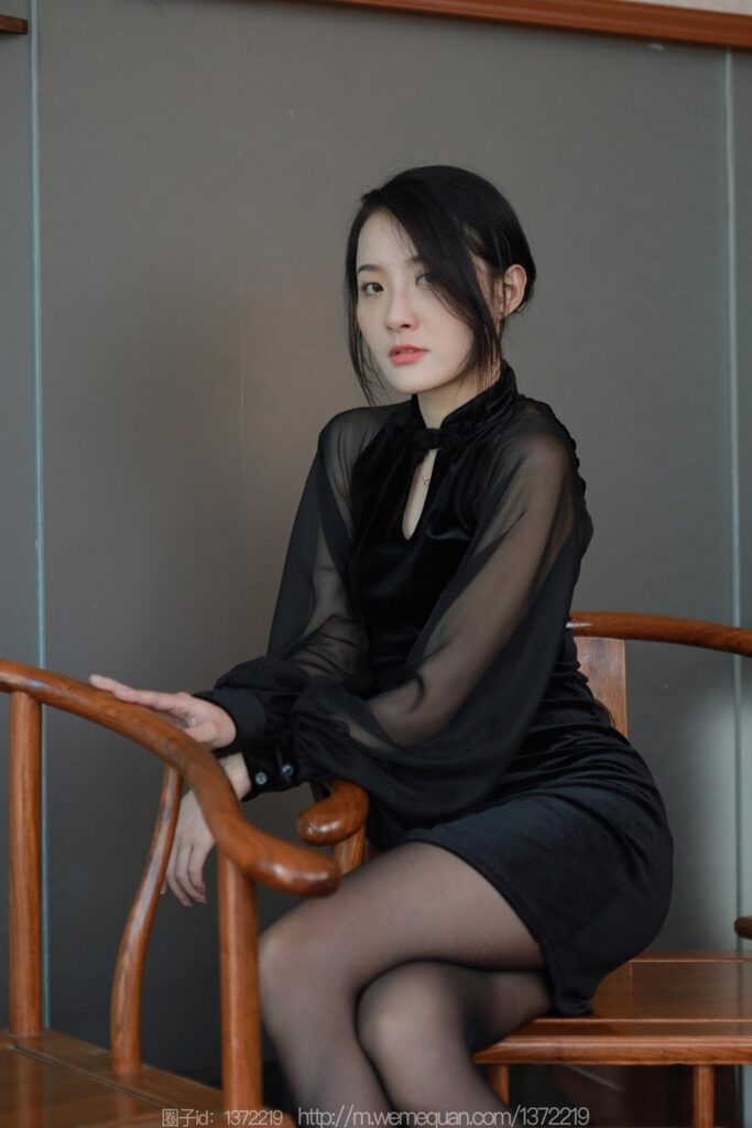 [IESS异思趣向] 2023.5.5 丝享家 1442 婉萍《黑色蔷薇》[86P/88MB]插图2