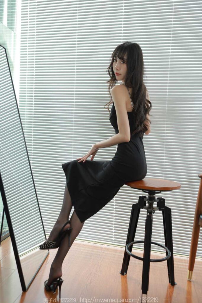 [IESS异思趣向] 2023.5.7 丝享家 1444 团团《雷丝少女》[85P/94MB]插图2