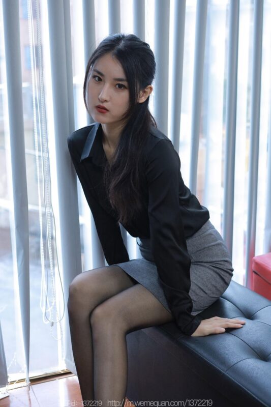 [IESS异思趣向] 2023.5.12 丝享家 1449 小宝《灰裙OL》[85P/108MB]-无料摄影圈