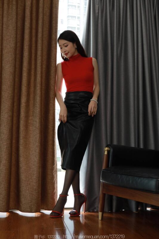 [IESS异思趣向] 2023.5.23 丝享家 1459 小婕《暗里红》[80P/87MB]-无料摄影圈