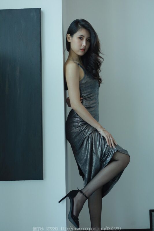 [IESS异思趣向] 2023.6.29 丝享家 1467 小宝《液体金属裙》[80P/85MB]-无料摄影圈