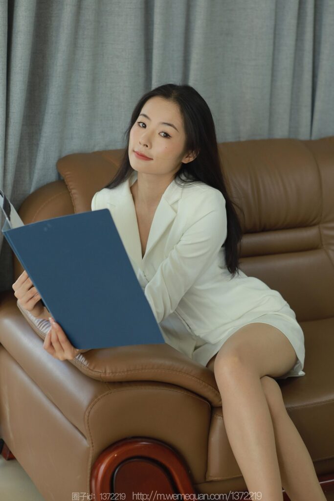 [IESS异思趣向] 2023.8.4 丝享家 1498 小金《美女策划员》[89P/88MB]插图3