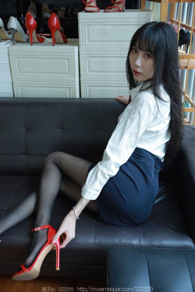 [IESS异思趣向] 2023.8.6 丝享家 1499 团团《光影交错》[84P/90MB]插图1