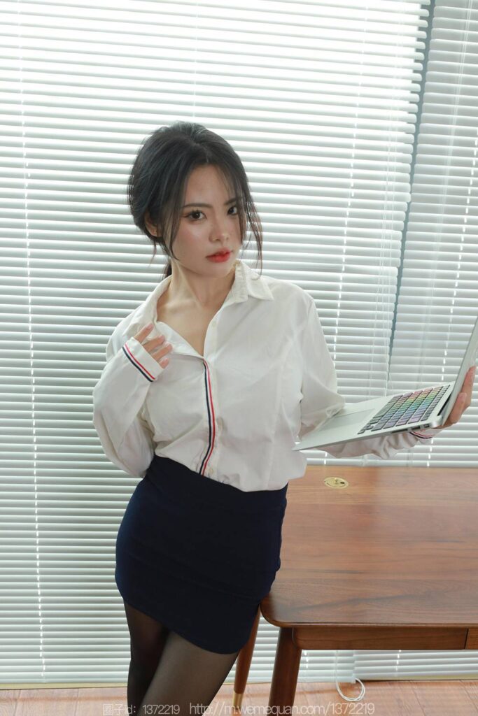 [IESS异思趣向] 2023.8.10 丝享家 1503 兔兔《会议缺席》[85P/92MB]插图2