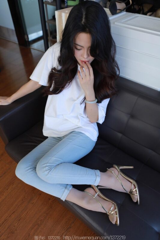 [IESS异思趣向] 2023.09.04 丝享家 1524 兔兔《白T牛仔裤里丝》[86P/82MB]-无料摄影圈