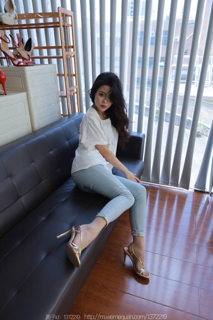 [IESS异思趣向] 2023.09.04 丝享家 1524 兔兔《白T牛仔裤里丝》[86P/82MB]插图2