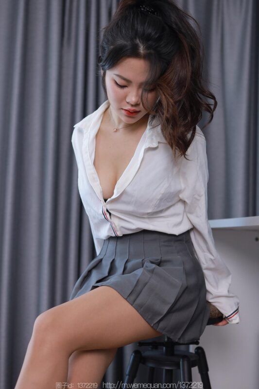 [IESS异思趣向] 2023.09.15 丝享家 1534 兔兔《贪玩小兔兔》[86P/84MB]-无料摄影圈