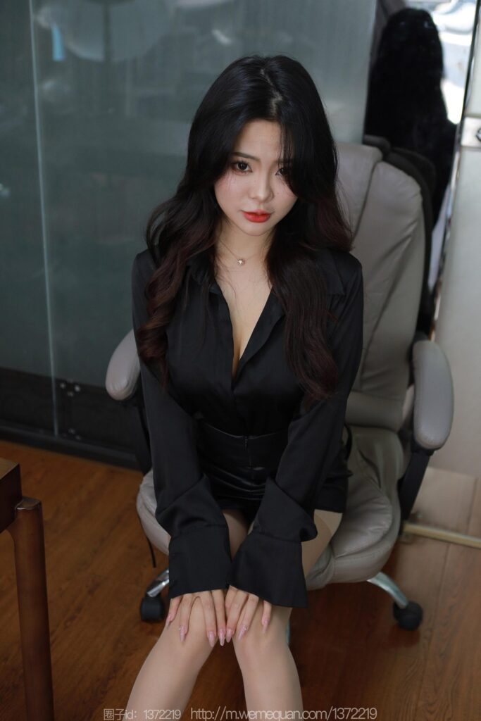 [IESS异思趣向] 2023.09.21 丝享家 1539 兔兔《桌上的办公》[86P/77MB]插图1