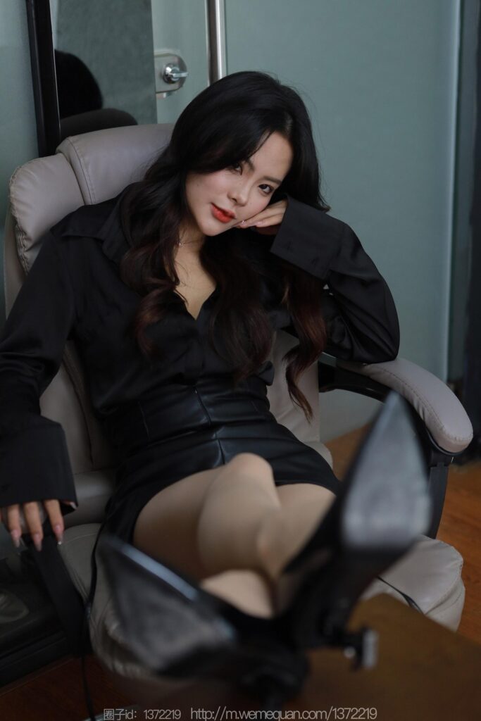 [IESS异思趣向] 2023.09.21 丝享家 1539 兔兔《桌上的办公》[86P/77MB]插图2