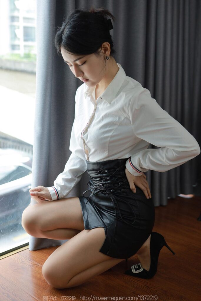 [IESS异思趣向] 2023.10.01 丝享家 1547 小宝《不开灯的房间》[77P/74MB]插图2