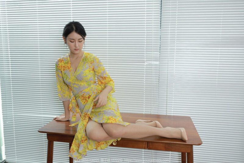 [IESS异思趣向] 2023.10.10 丝享家 1555 小宝《黄色战袍》[82P/85MB]-无料摄影圈