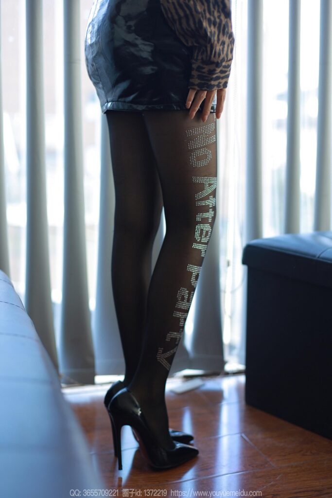 [IESS异思趣向] 2023.11.22 丝享家 1592 美子《豹纹配字母》[88P/87MB]插图1