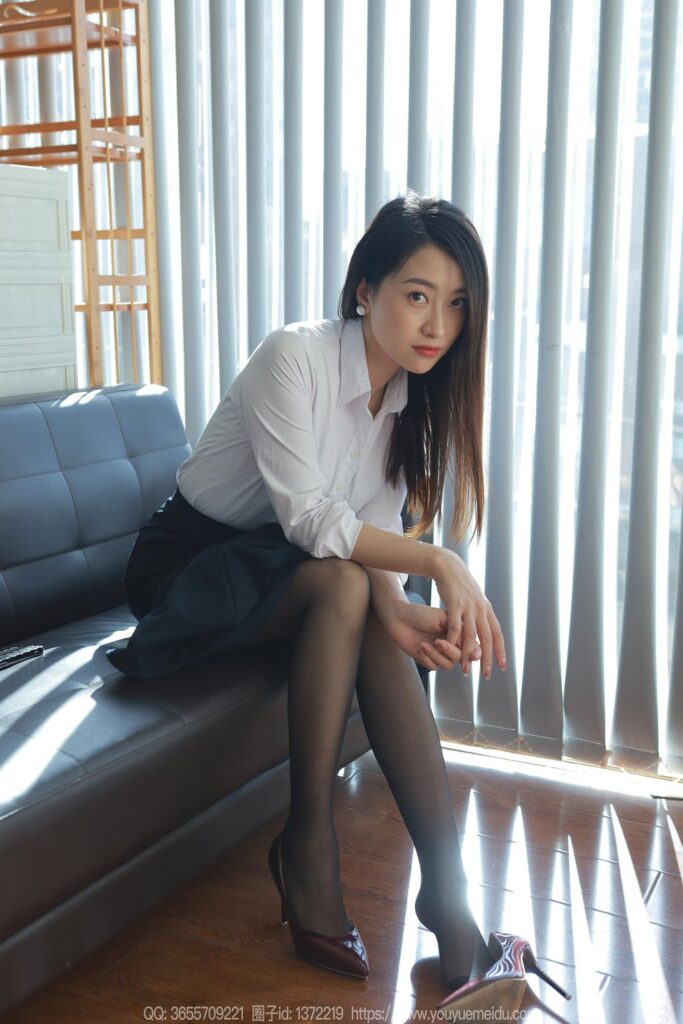 [IESS异思趣向] 2023.11.28 丝享家 1597 小婕《阳光嘿丝》[89P/91MB]插图1