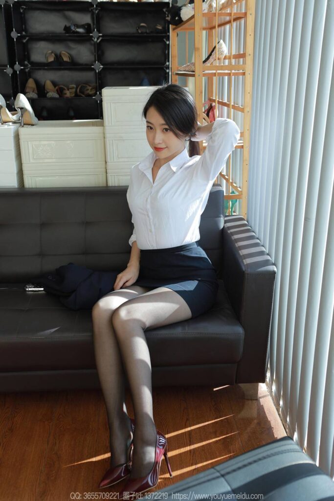 [IESS异思趣向] 2023.11.28 丝享家 1597 小婕《阳光嘿丝》[89P/91MB]插图2