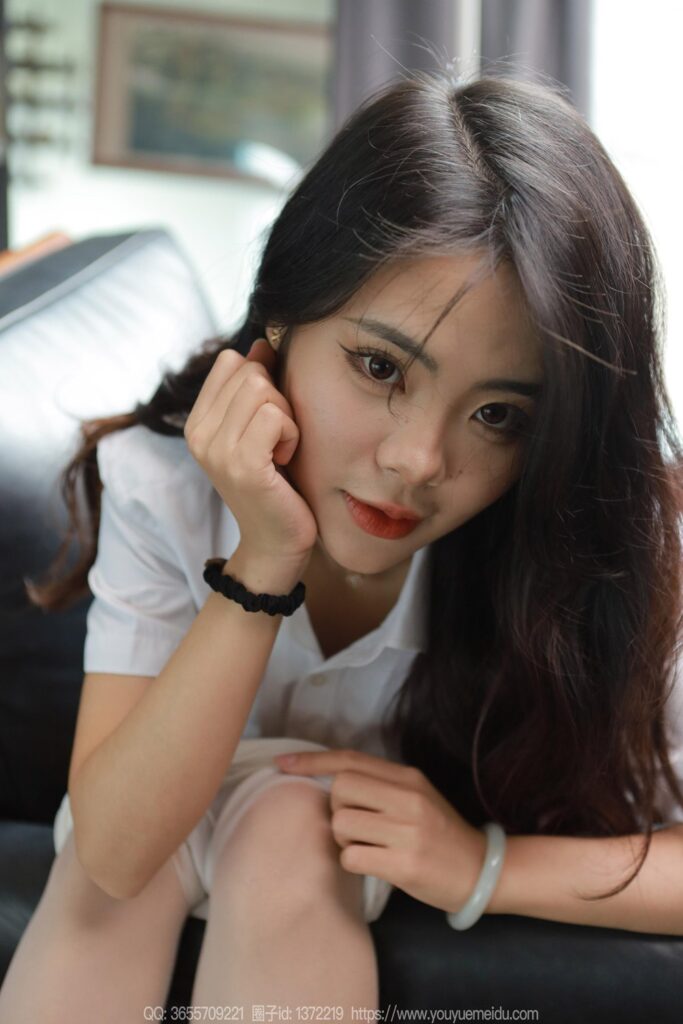 [IESS异思趣向] 2023.12.14 丝享家 1611 兔兔《更衣室（上）》[80P/58MB]插图1