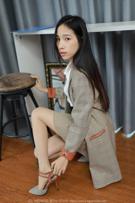 [IESS异思趣向] 2024.02.13 丝享家 1663 美子《闪亮美甲》[88P/91MB]-无料摄影圈