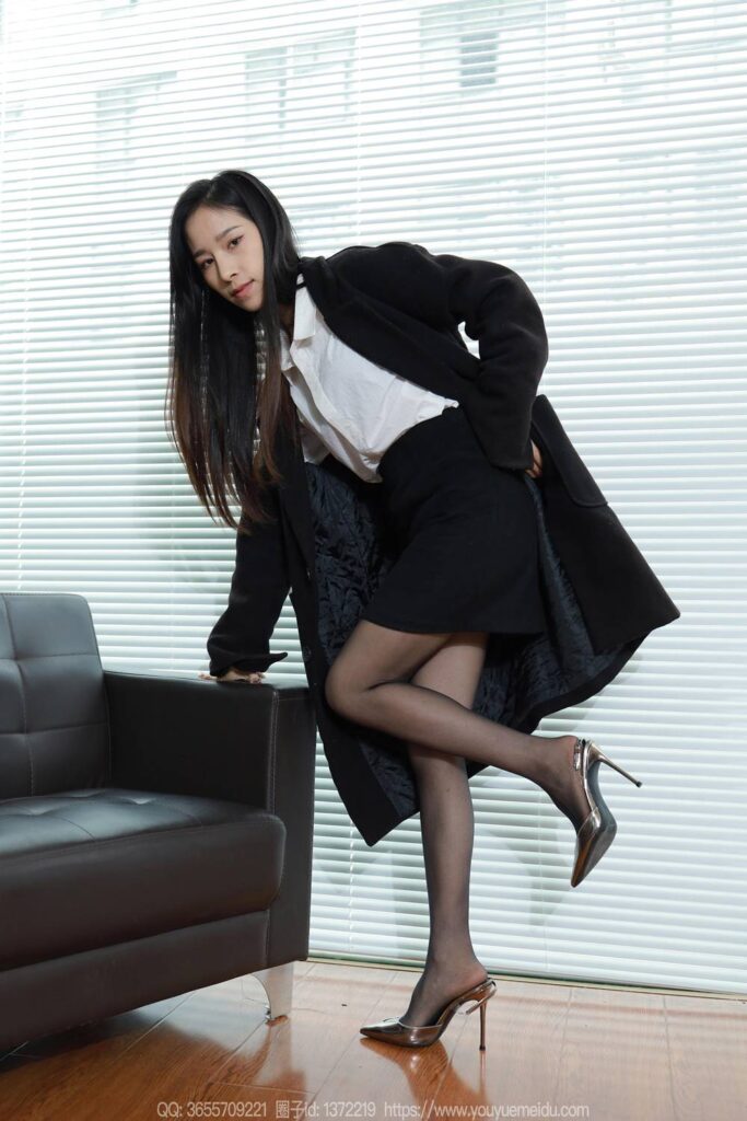 [IESS异思趣向] 2024.02.28 丝享家 1676 美子《节后上班》[90P/73MB]插图1