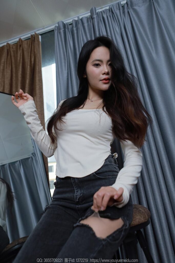 [IESS异思趣向] 2024.03.18 丝享家 1692 兔兔《牛仔裤里丝》[89P/76MB]插图3