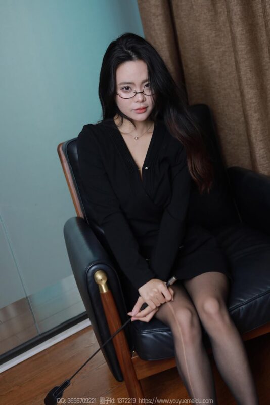 [IESS异思趣向] 2024.04.12 丝享家 1714 兔兔《魅惑黑衣》[84P/79MB]-无料摄影圈